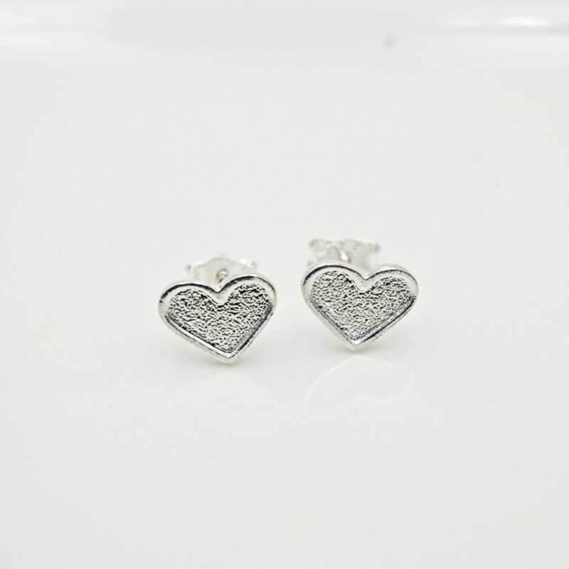 Aretes de Plata Corazón Satinado